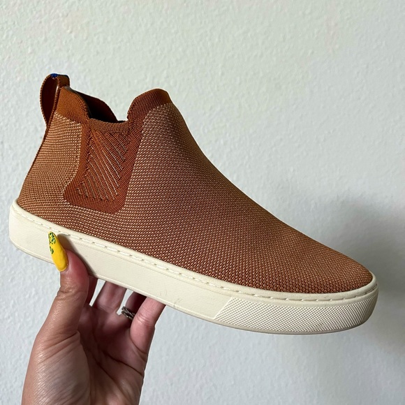 Rothy’s Chelsea pull on bootie hi top sneaker in fawn women’s size 7 - Picture 1 of 8